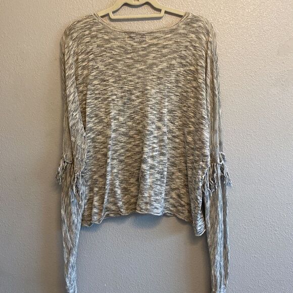 WILDFOX- heathered grey oversized cropped fringe sweater- size large - Picture 12 of 13